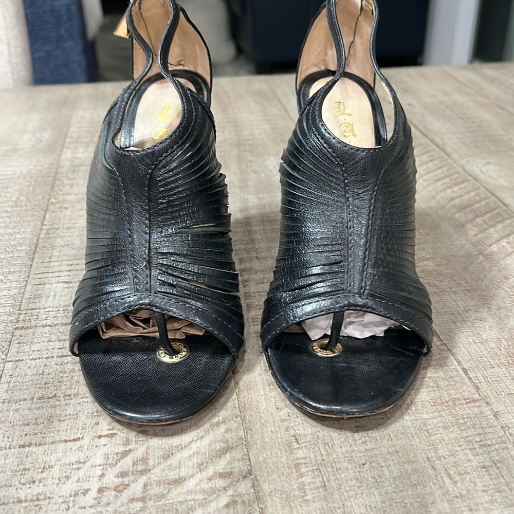 L.A.M.B black leather sandals open toe made in Brazil